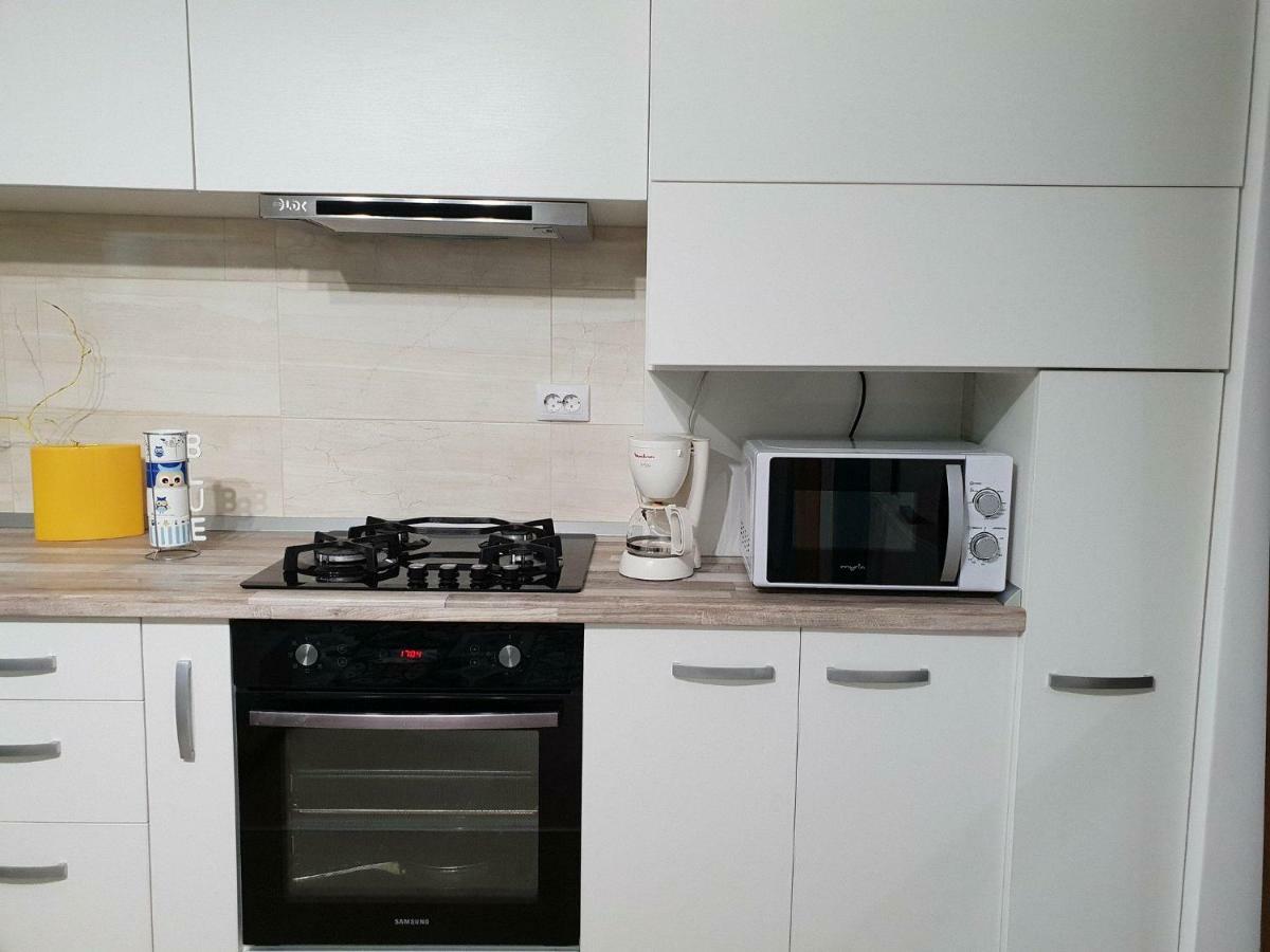 Unique Hotel Apartments 雅西 外观 照片