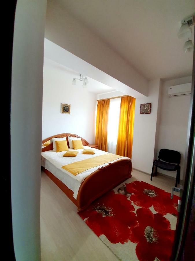 Unique Hotel Apartments 雅西 外观 照片